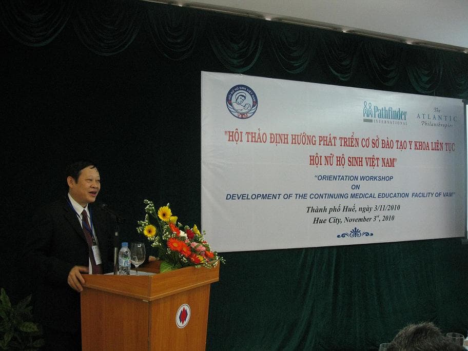 Một số hình ảnh Hội thảo Định hướng Phát triển Trung tâm Đào tạo y khoa liên tục Hội Nữ Hộ Sinh Việt Nam